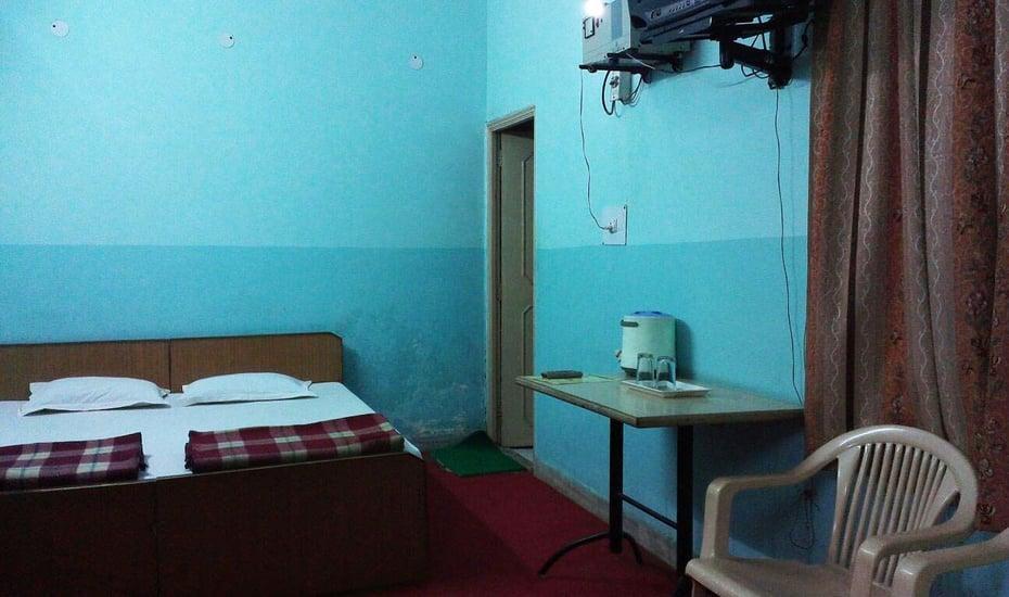Krishnam Guest House Mathura Esterno foto